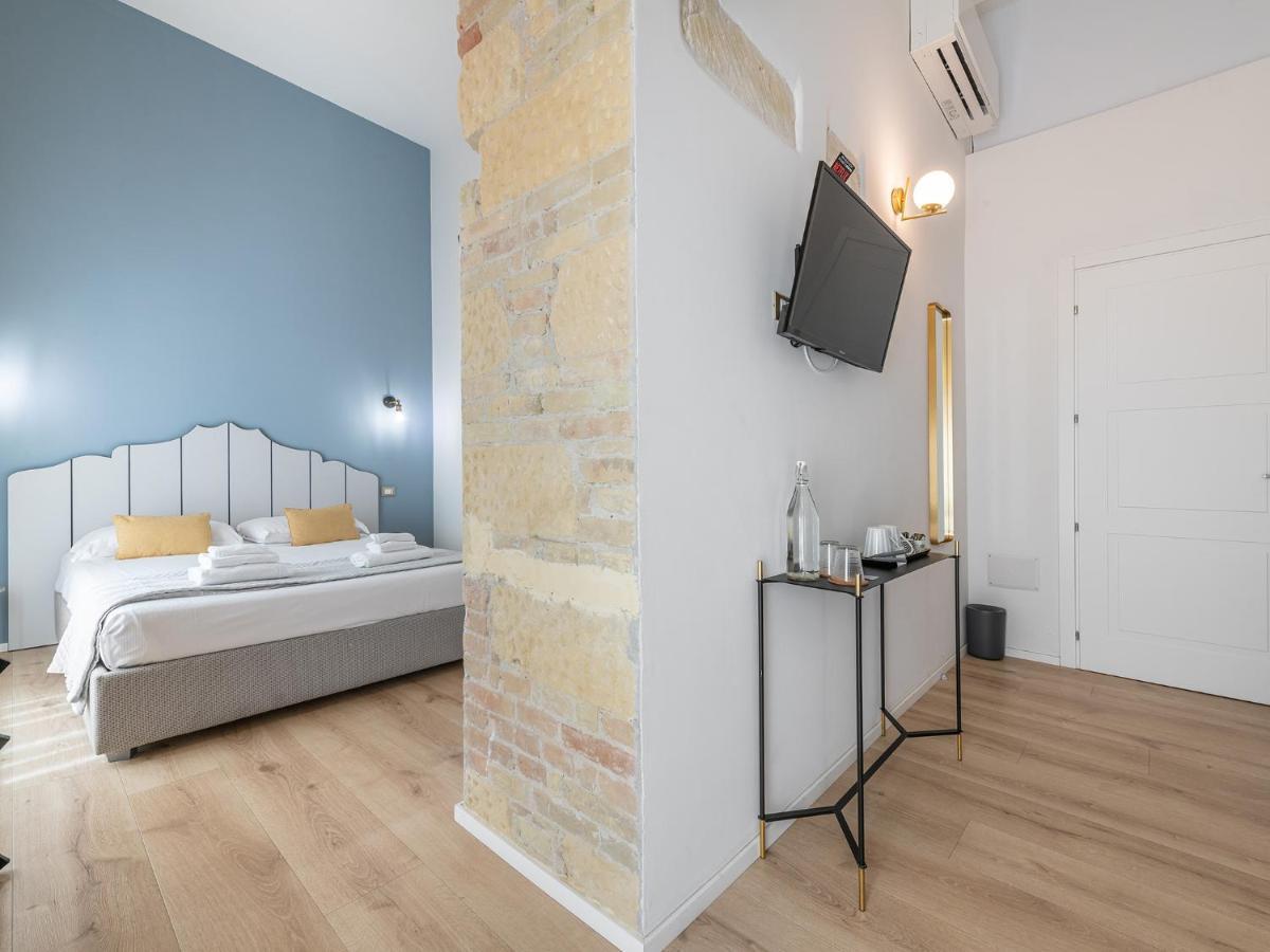 Orma Design Rooms - Historic Centre 칼리아리 외부 사진